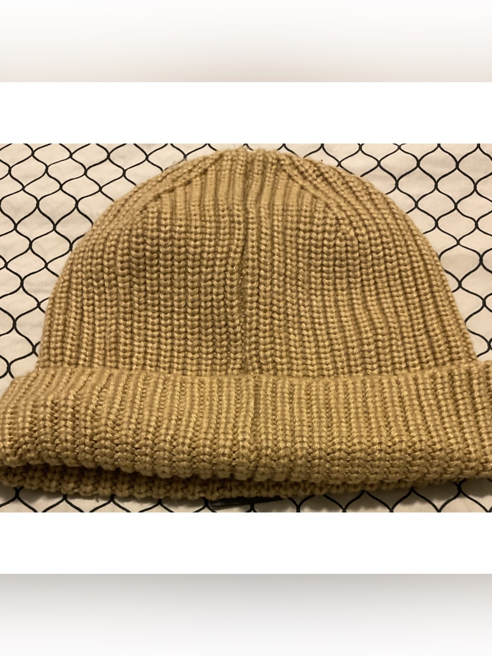 Express :Ribbed knit beanie Nwot